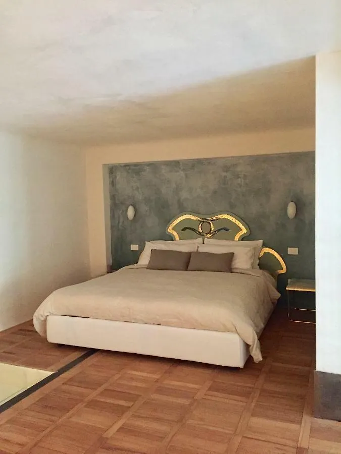 108 Eclectic Loft Near Corso Como Milan 0*,  Italy